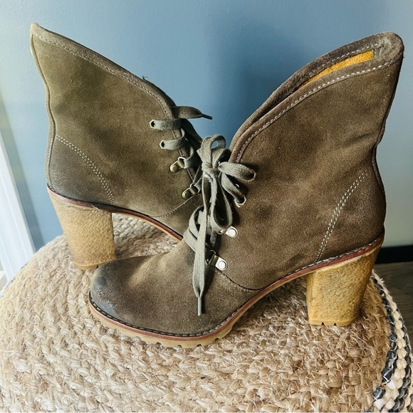 UGG Australia Calynda Olive Suede Ankle Boots - Picture 6 of 13